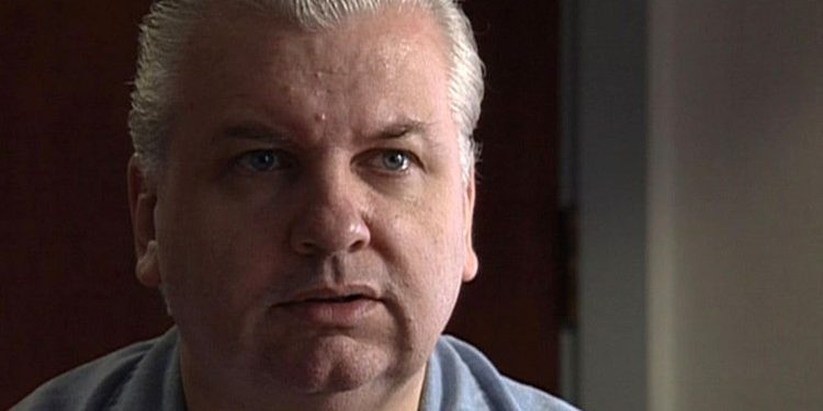 Michael Gacy: Ein Blick auf das Leben und die Verbrechen des Serienmörders