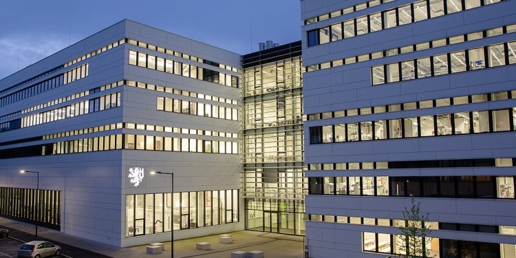 Uni Wuppertal: Eine Oase des Wissens und der Innovation