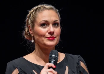 Ruth Moschner Schlaganfall Und Der Weg Zur Genesung