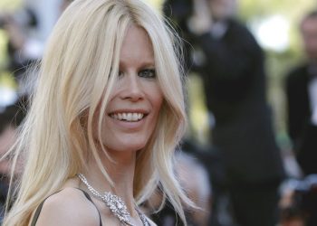 Claudia Schiffer: Das Deutsche Supermodel Und Ihre Faszinierende Karriere