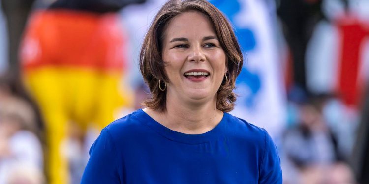 Annalena Baerbock Abgenommen: Ein Blick auf ihre Transformation und ihre Reise