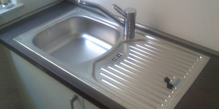 Die perfekte Arbeitsplatte Küche für die Küche: Materialien, Pflege und Auswahl