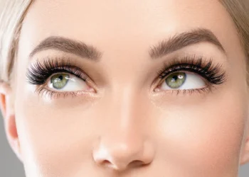 Wann Wimperntusche Nach Augen OP: Wann ist der richtige Zeitpunkt und worauf sollten Sie achten?