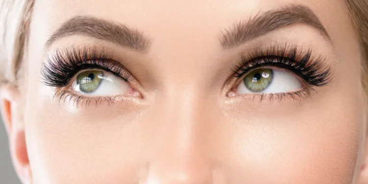 Wann Wimperntusche Nach Augen OP: Wann ist der richtige Zeitpunkt und worauf sollten Sie achten?